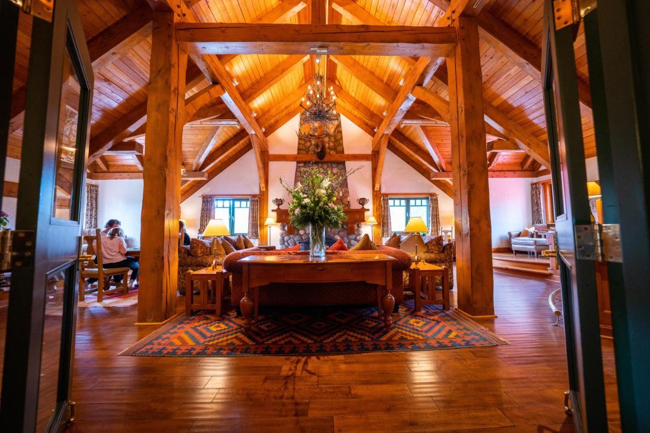 Post Hotel & Spa Лейк-Луиз Экстерьер фото