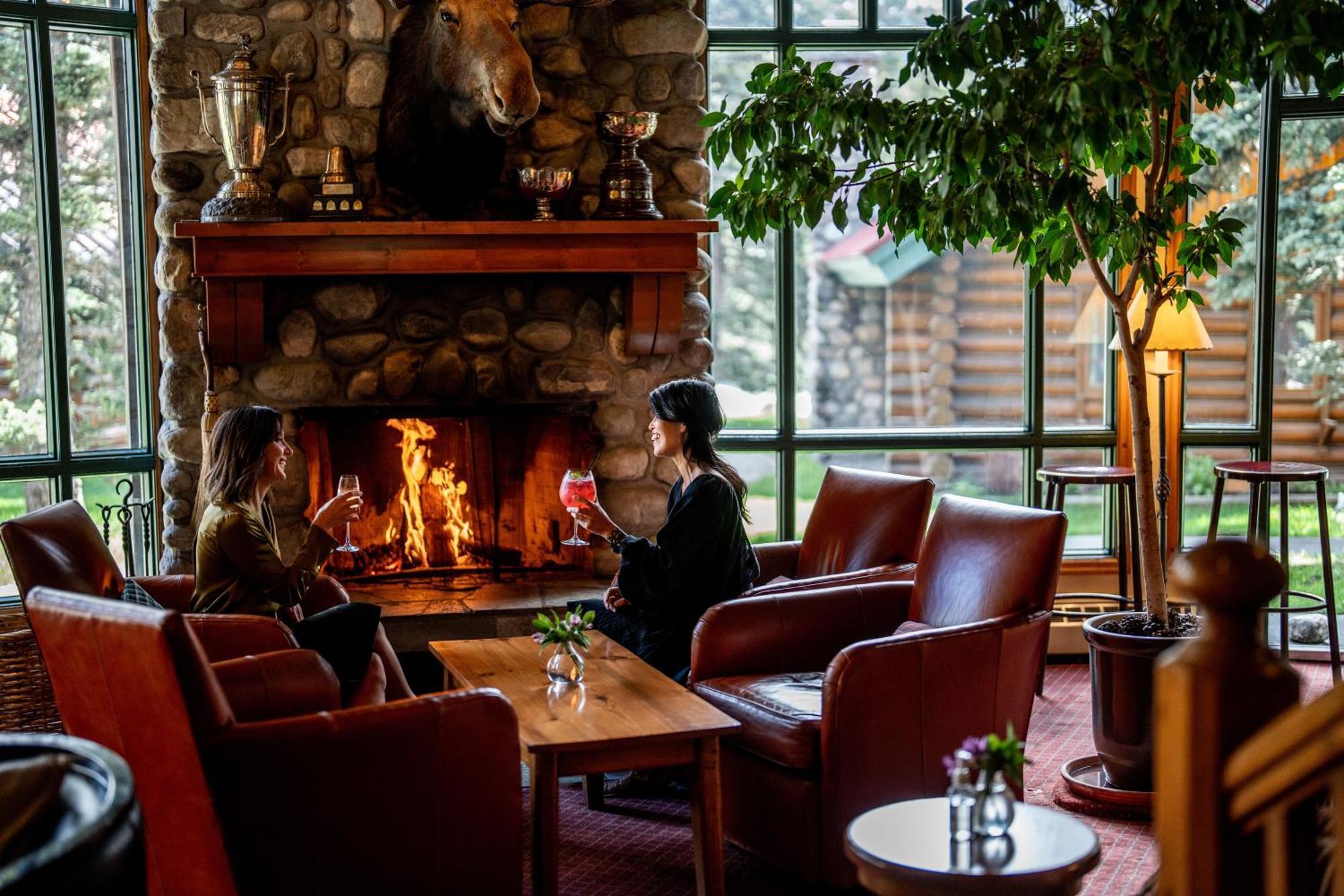 Post Hotel & Spa Лейк-Луиз Экстерьер фото