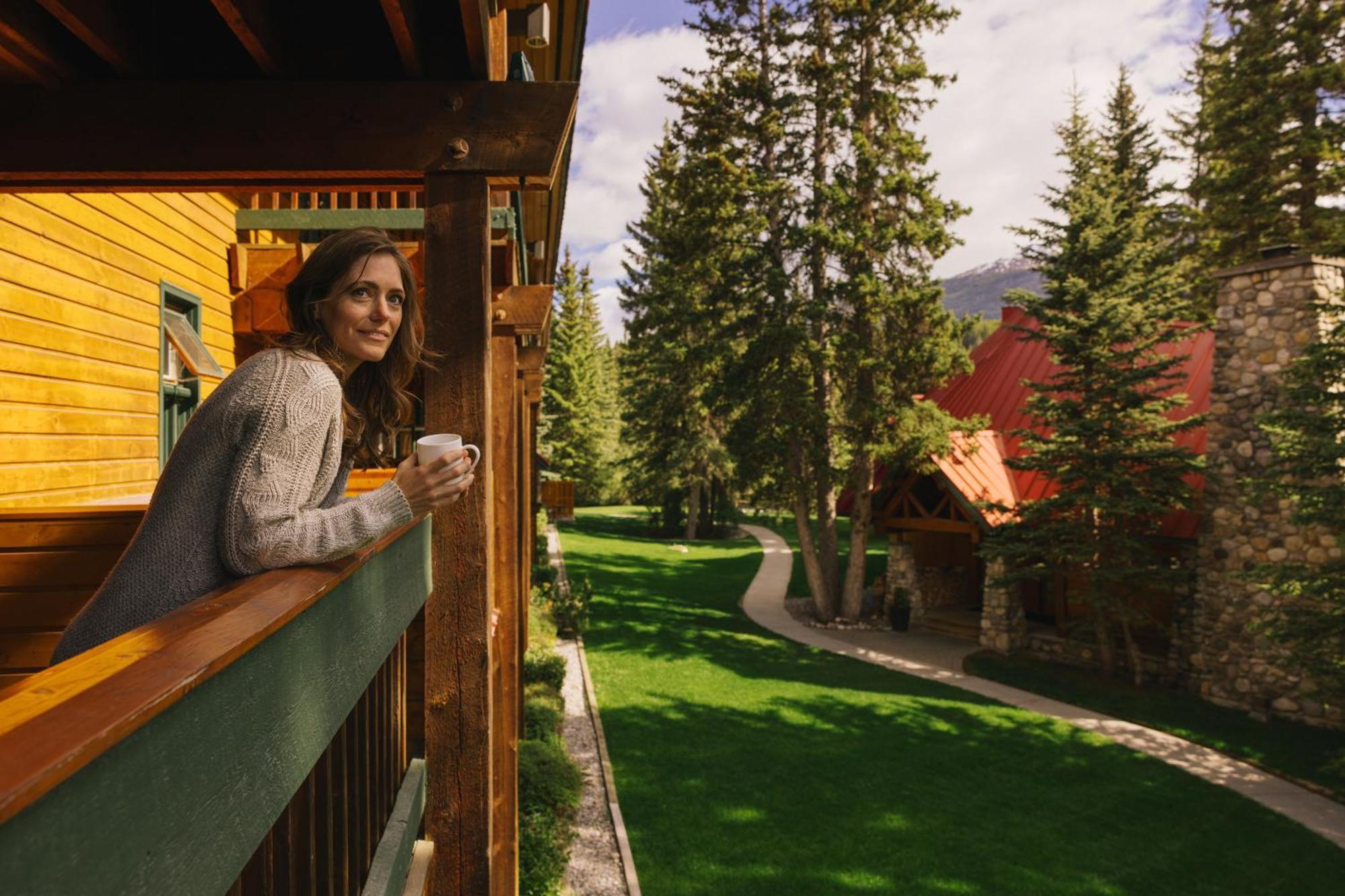 Post Hotel & Spa Лейк-Луиз Экстерьер фото